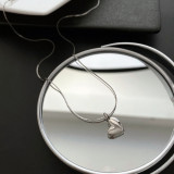 Collar de chapado de acero de titanio con forma de corazón de estilo simple