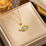 Collar con colgante chapado en oro de 18 quilates con incrustaciones de epoxi y acero de titanio con ojo brillante
