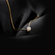 Colgante de collar chapado en oro de 18 quilates con incrustaciones de acero de titanio redondo de estilo coreano