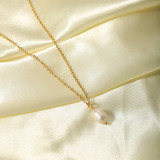 Collar con colgante chapado en oro de 18 quilates con perlas de acero inoxidable de color sólido de estilo simple