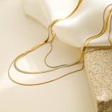 Collar de tres capas chapado en oro de 18 quilates con turquesa y revestimiento de acero de titanio geométrico de viaje de estilo simple