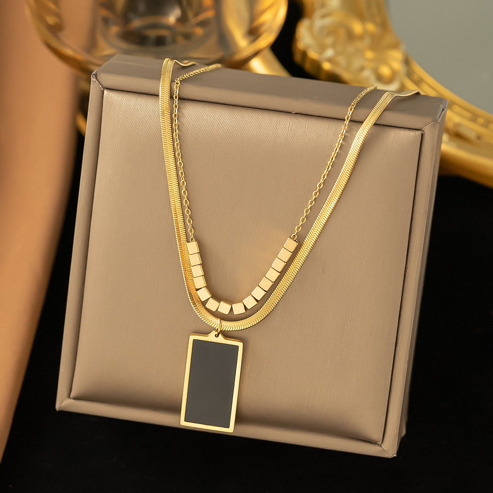 Collares en capas chapados en oro de titanio geométrico de estilo simple elegante con revestimiento de acero de 18 quilates