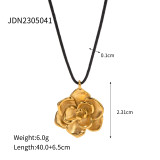 Collar chapado en oro de 18 quilates de acero inoxidable con revestimiento de acero inoxidable y flor de estilo simple