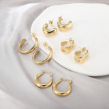 1 par de pendientes chapados en oro de 18 quilates de acero inoxidable chapado en forma de C estilo clásico Retro