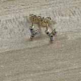 Pendientes chapados en oro de 14K con incrustaciones de cobre y circonita, elegantes y lujosos, estilo clásico, con letras asimétricas, 1 par