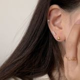 1 par de pendientes chapados en oro y acero de titanio con forma de corazón de estilo Simple