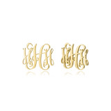 1 pieza Estilo simple Chapado en letras Acero inoxidable Acero de titanio Pendientes chapados en oro de 18 quilates