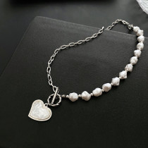 Collar retro de acero y titanio con perlas de imitación en forma de corazón, 1 pieza