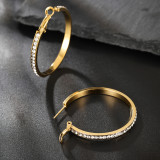 1 par de pendientes de aro chapados en oro de 18 quilates con incrustaciones de diamantes de imitación redondos brillantes de estilo moderno