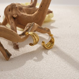 1 par de pendientes chapados en oro con perlas artificiales de acero inoxidable con incrustaciones en forma de C estilo clásico informal para vacaciones