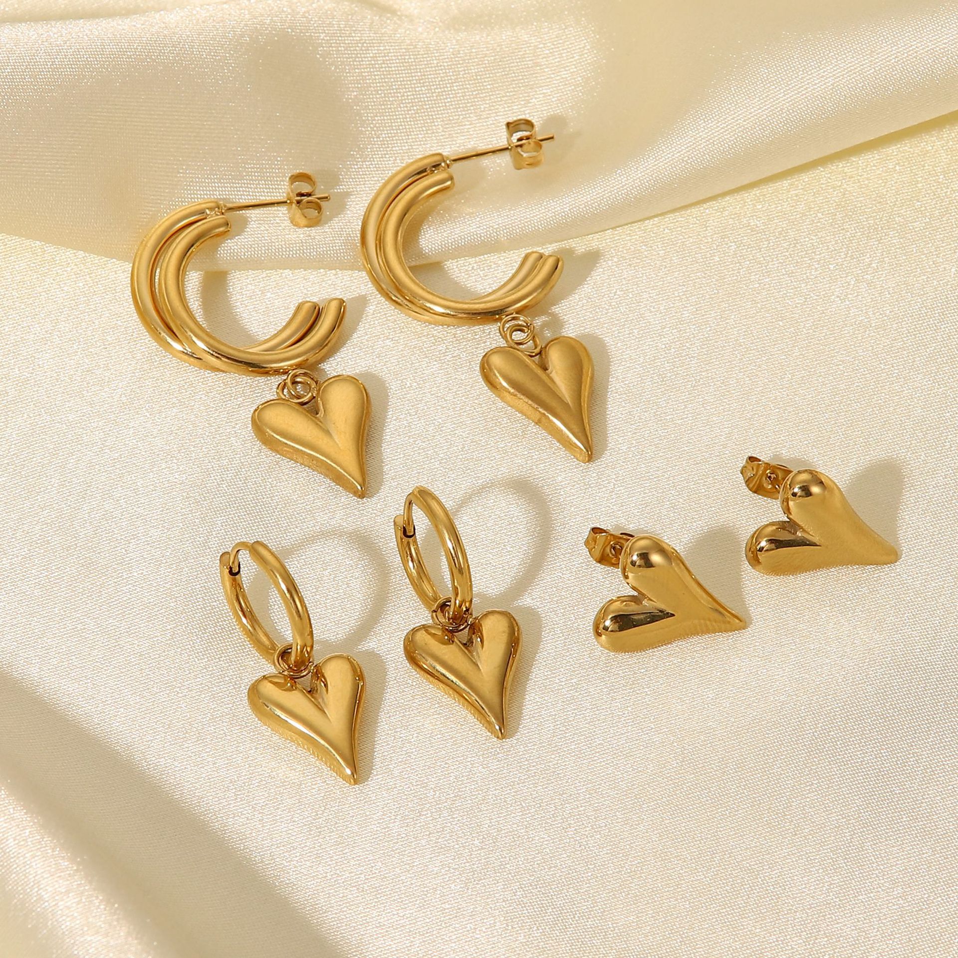 Pendientes con colgante de corazón de acero inoxidable chapado en oro de 14 quilates, joyería para mujer