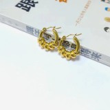 1 par de pendientes elegantes chapados en oro de 18 quilates de acero inoxidable con forma de corazón infinito y estilo clásico