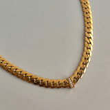 Collar chapado en oro de 18 quilates con incrustaciones de acero de titanio geométrico de estilo simple