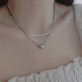 Collares en capas de acero titanio con forma de corazón de estilo simple