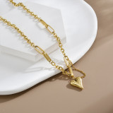Collar con colgante chapado en oro de 18 quilates con cadena de acero de titanio con forma de corazón de estilo simple y dulce