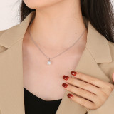 Collar con colgante chapado en oro de 18 quilates con revestimiento de acero inoxidable Lady Pearl