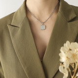 Collar de oro real de 18 quilates chapado en acero de titanio cuadrado con flores de lujo ligero estilo Ins francés