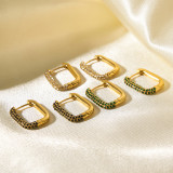 1 par de pendientes chapados en oro de 18 quilates con diamantes de imitación de acero inoxidable con incrustaciones en forma de U de estilo simple