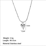 Collar de acero de titanio dorado para mujer, no se decolora, cadena de clavícula de nicho de lujo, joyería de alta gama, versátil, a la moda.