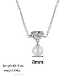 Collar de acero de titanio dorado para mujer, no se decolora, cadena de clavícula de nicho de lujo, joyería de alta gama, versátil, a la moda.