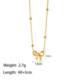 Collar de acero de titanio dorado para mujer, no se decolora, cadena de clavícula de nicho de lujo, joyería de alta gama, versátil, a la moda.