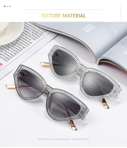 New Cat Eye Women Sunglasses black Grey Lens Men Vintage Sun Glasses Female Eyewear Imitation diamond Sunglasses Brand Designer
