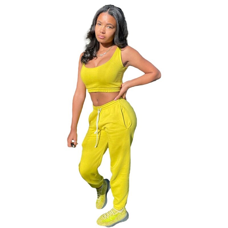summer jogging outfit