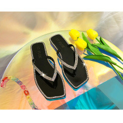 2021 Wholesale bling Transparent flip flop women summer cheap flip-flops slippers