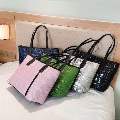 2021 Wholesle Winter Puffy Quilted Style Nylon Fashion Tote Bag Women Ladies