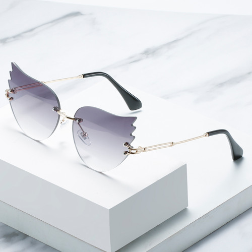 2021 New Arrival Fashion Sunglasses Women Men Gradients Lens Alloy Metal Frame Cat Eye Wing Shape Luxury Conspicuous UV400