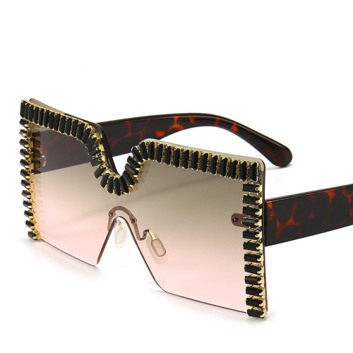 Oversized Rimless Square Sunglasses  New Arrival Fashion Men Women Luxury Crystal Decoration Gradient Lens Large Glasses