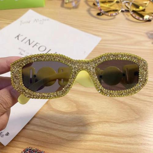 Fashion Small frame Rectangle Rhinestone Sunglasses Diamond Retro Luxury Personality Party party Gafas de sol UV400