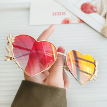 Fashion Heart Shape Sunglasses Metal Women Luxury Unique Brand Designer Red LOVE Mirror Lenses Sun Glasses Shades Men UV400