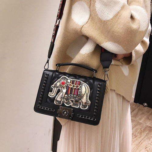 Small bag female 2022 new wave Korean version of wild fashion elephant embroidery handbag broadband small square bag messenger b