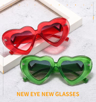 The new love lady color sunglasses heart-shaped V-shaped decorative catwalk personality net red European and American sunglasses M372