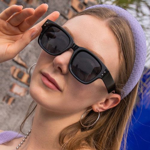 Ins Popular Fashion Small Square Rivets Decoration Sunglasses Women Retro Shades UV400 Trending Men Sun Glasses