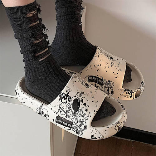 Cartoon Alien Pattern Outdoor Beach Sandals Slippers Non-slip Women Shoes Indoor Bathroom Slipper Slides Summer Shoes Thick Sole
