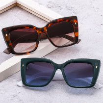 Fashion Square Sunglasses Women Retro Rivets Decoration Checkered Pattern Shades UV400 Men Trending Gradient Sun Glasses