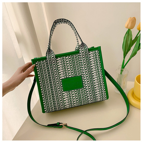 One-shoulder tote bag female 2023 new fashion work commuting travel large-capacity portable Messenger bag