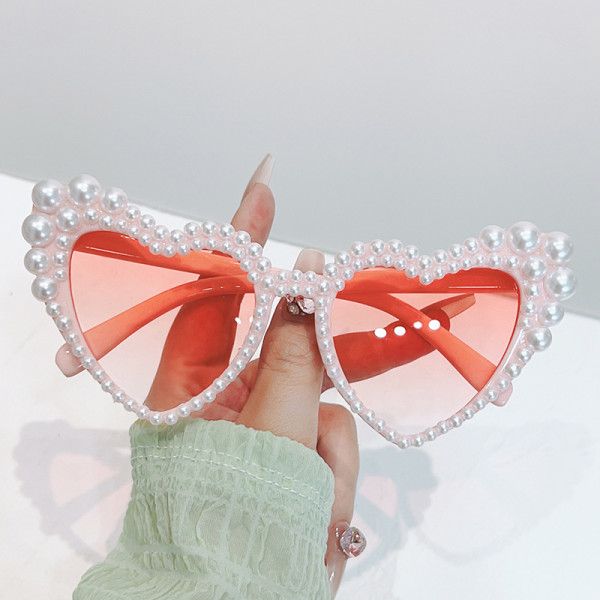 2022 cross-border big frame crooked heart Europe and the United States inlaid pearl sunglasses peach heart love ladies sunglasses UV protection