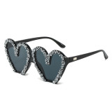 2023 cross-border new love sunglasses European and American personalized diamond heart fashion jelly color sunglasses for women wholesale