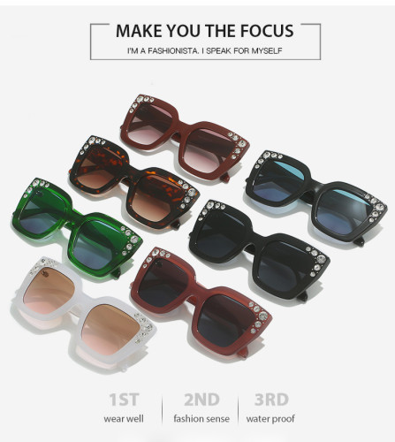 Luxury Brand Cat's Eye Sunglasses Women Personalized Diamond Embedding Wide Leg Glasses Summer Tourism SunshadeEyeglass UV400