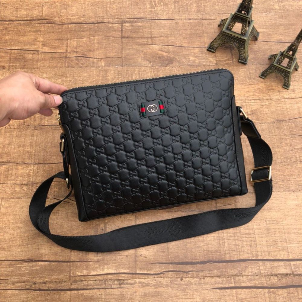 円 100 19人気新作グッチ Gucci メンズ ショルダーバッグコピー どんなアイテムとも相性がいい 絶賛発売中 M Creditshop Jp