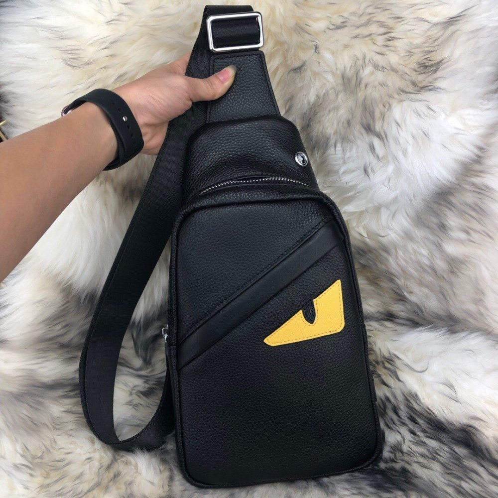 円 100 19大人気爆発フェンディ Fendi メンズボディバッグコピー 人気商品今流行り欠かせない存在 M Creditshop Jp