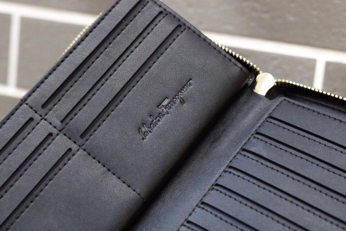 	 2019大人気爆発フェラガモ☆Ferragamo☆メンズ 長財布コピー ☆人気商品今流行り欠かせない存在☆★ 