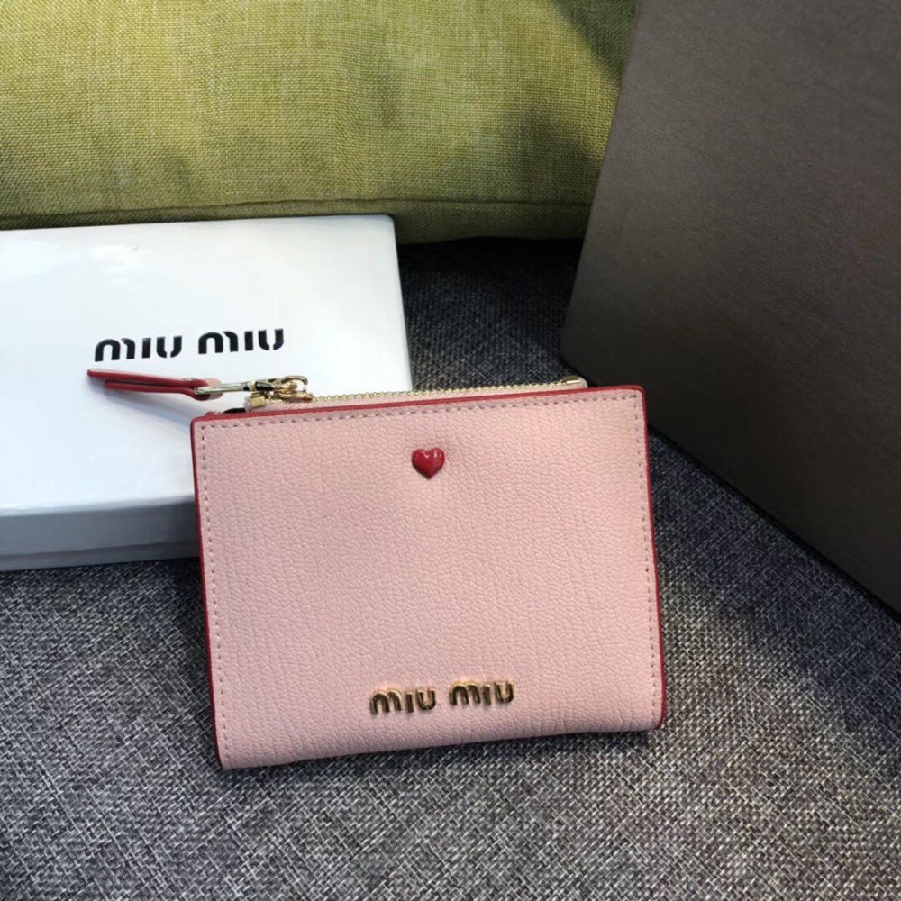 円 19秋冬新作 超売れ筋ミュウミュウ Miumiu 財布コピー 特別価格にて販売 今一番流行っている人気アイテム M Creditshop Jp