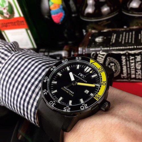注目度NO.1IWC アクアタイマー コピーシリーズ メンズ 自動巻き3色