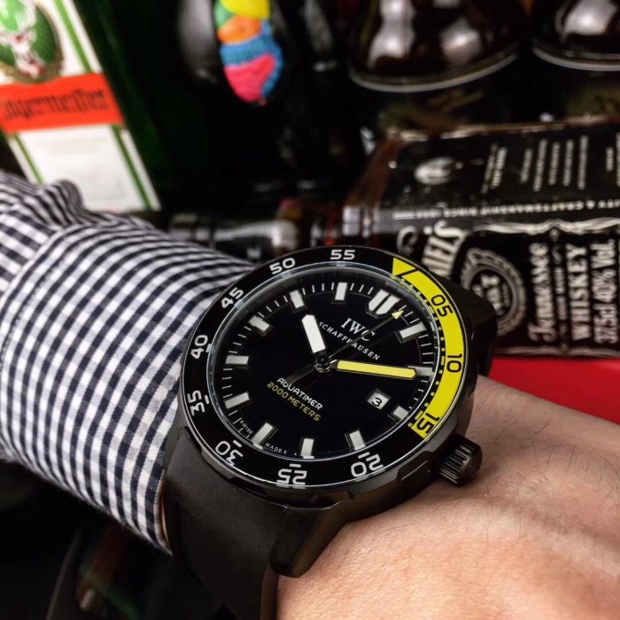 注目度NO.1IWC アクアタイマー コピーシリーズ メンズ 自動巻き3色