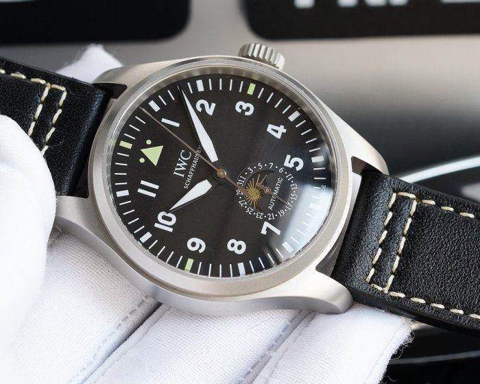 人気高級IWC パイロットウォッチ コピーシリーズ メンズ 自動巻き2色