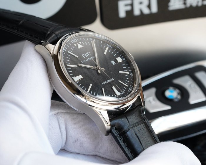 注目度NO.1IWC パイロットウォッチ コピーシリーズ メンズ 自動巻き2色